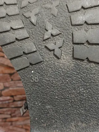 Anfibi donna neri con catena