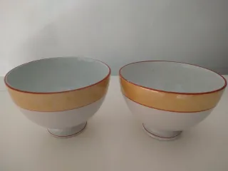 Conjunto de dos tazones antiguos