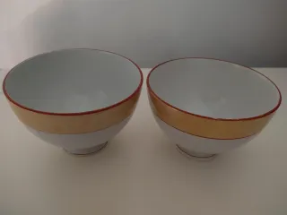 Conjunto de dos tazones antiguos