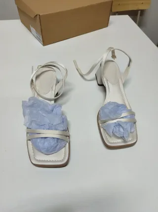 Sandalias ASOS blancas tacón bajo