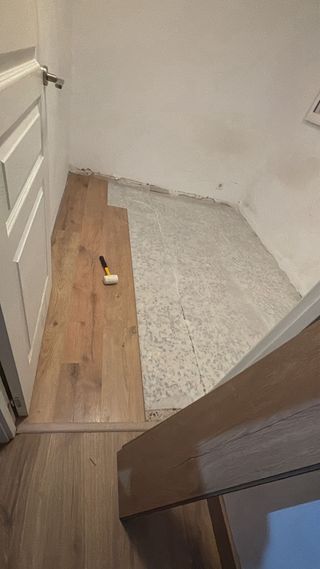 Instalación de tarimas de madera