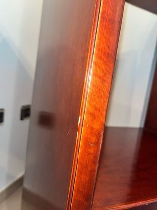 Mueble de madera con cajones