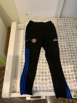 Pantalones deportivos negros y azules