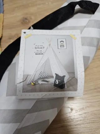 Tienda Tipi infantil con estampado de zig-zag