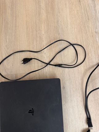 Consola PS4 Slim + 2 Mandos
