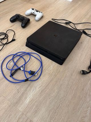 Consola PS4 Slim + 2 Mandos