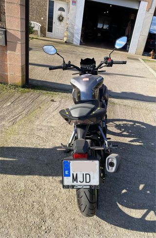 Moto 125cc  (como NUEVA 2270km)