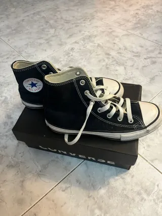 Zapatillas niña Converse negras y blancas núme 34