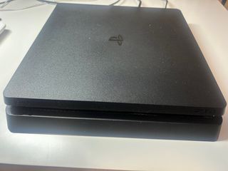 PS4 slim (PlayStation 4) Negra + 1 Mando “ofertón”