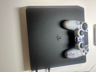 PS4 slim (PlayStation 4) Negra + 1 Mando “ofertón”