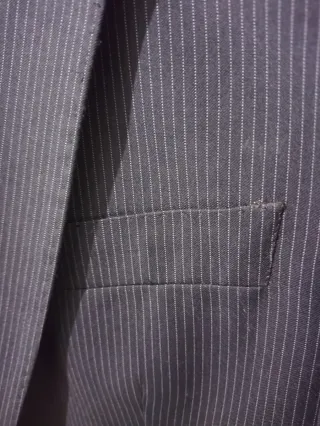 Americana negra con rayas finas