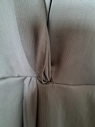 Vestido verde oliva elegante