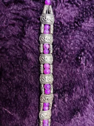 Pulsera de bisutería rosa y plateada