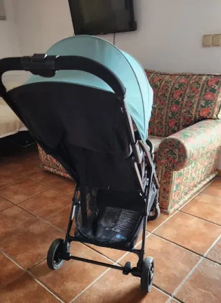 Silla de paseo ligera y práctica