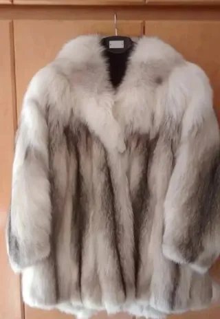 Chaquetón de piel de zorro. Sin uso.