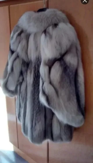 Chaquetón de piel de zorro. Sin uso.