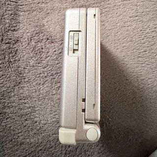 Nintendo Game Boy SP + Pokémon Esmeralda