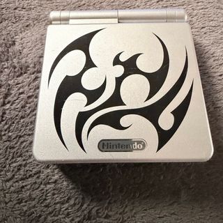 Nintendo Game Boy SP + Pokémon Esmeralda