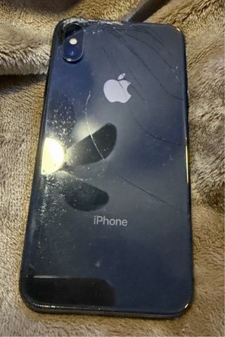 Móvil iPhone pantalla inicio con funda IPHONE 10