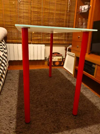 Mesa de cristal translúcido