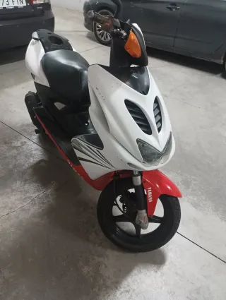 Yamaha Aerox 50cc Roja y Blanca