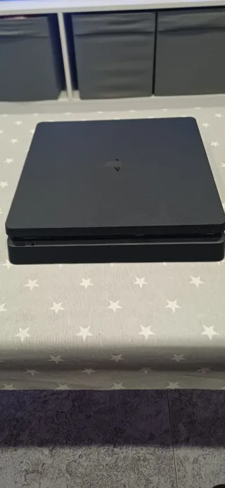 Consola PS4 Slim 1TB + 2 Mandos