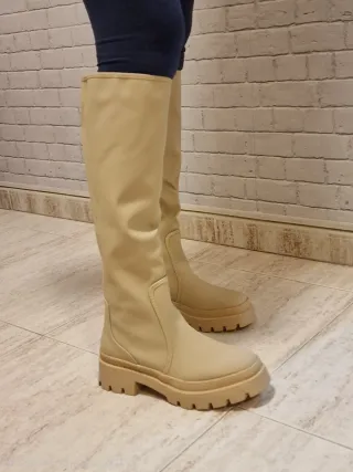 Botas altas beige
