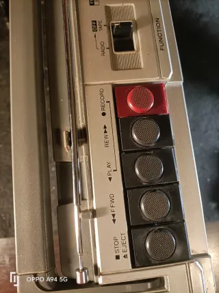 Radio Cassette Sanyo M2402-4F Plata