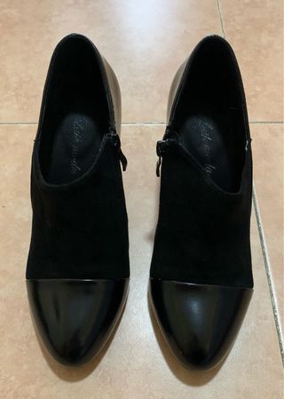 Zapatos de tacón negros para mujer