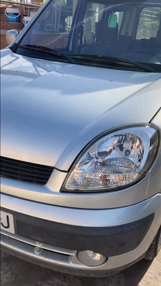 Renault Kangoo 2004 con remolque