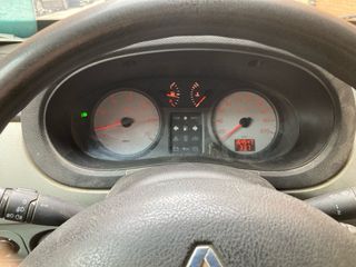 Renault Kangoo 2004 con remolque