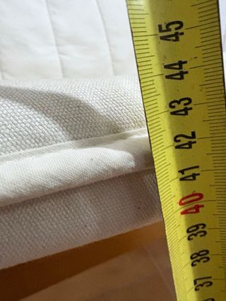 Sillón Ikea madera y tela blanco