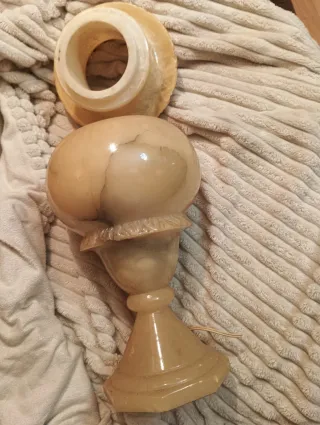 Jarrón ánfora lampara de alabastro tallado antiguo