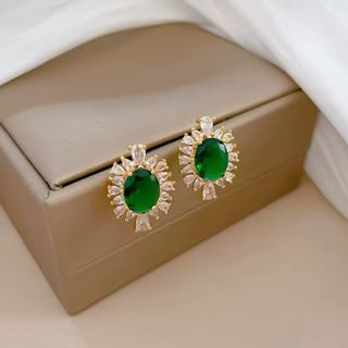 Conjunto de Joyas con Piedra Verde y Oro