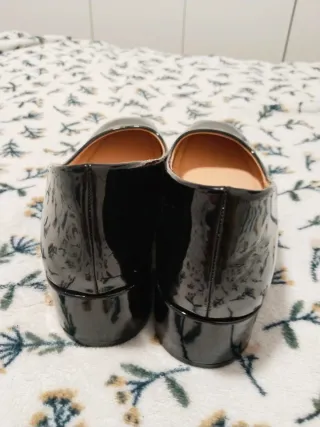 Zapatos de vestir negros charol mujer