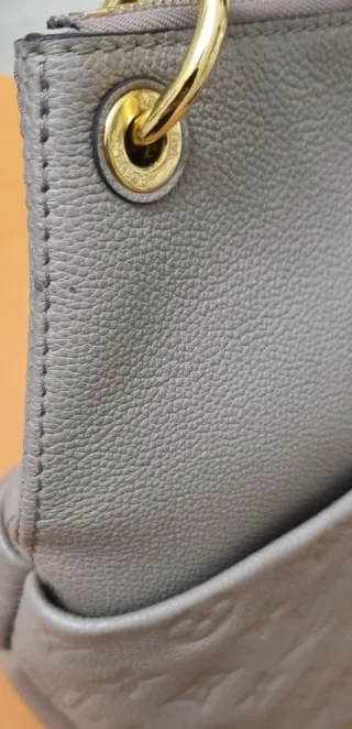 Bolso Louis Vuitton Beige Piel Grabada