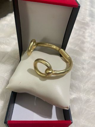 Beazslete pulsera dorado