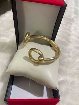 Beazslete pulsera dorado