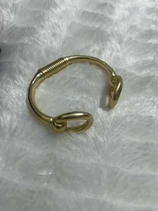 Beazslete pulsera dorado