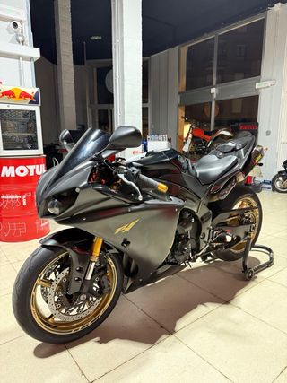 Yamaha R1 Crossplane 2012