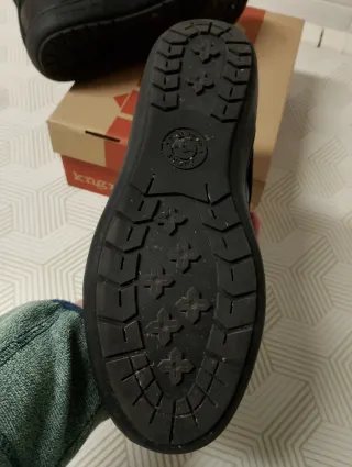 Botines negros y grises calentitos