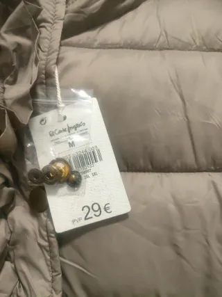 Cazadora acolchada beige talla M