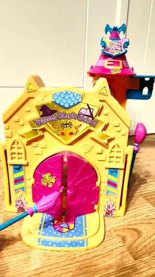 Escuela de Magia Pin y Pon