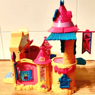 Escuela de Magia Pin y Pon