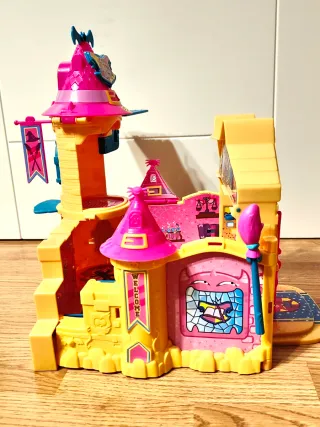 Escuela de Magia Pin y Pon