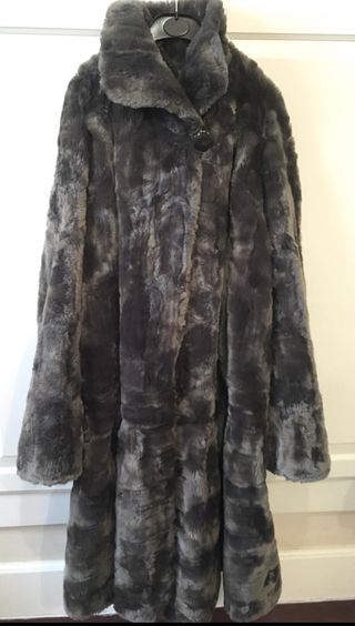 Abrigo mutón ( mouton ) de piel vuelta de oveja