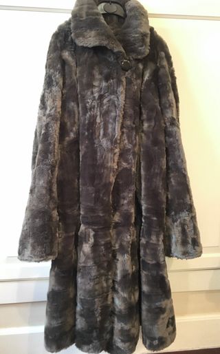 Abrigo mutón ( mouton ) de piel vuelta de oveja