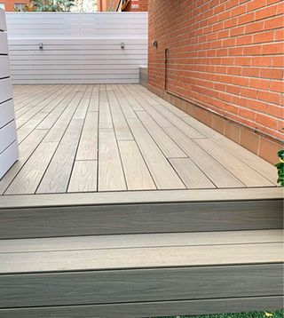 Instalación de tarimas de madera