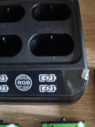 4 Baterías Recargables 4800 mWh + Base