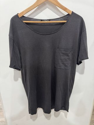 Camiseta Bershka gris talla M